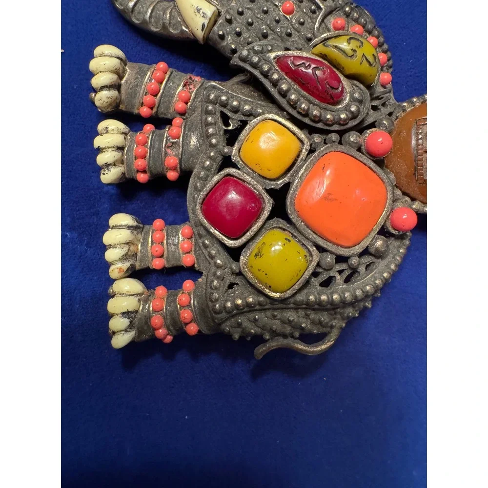 Vintage Unsigned Hattie Carnegie elephant, multicolored brooch 50 - 60's